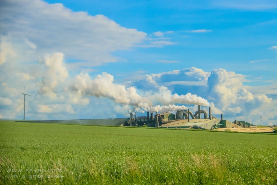 臭氧，位置不同，角色不同
